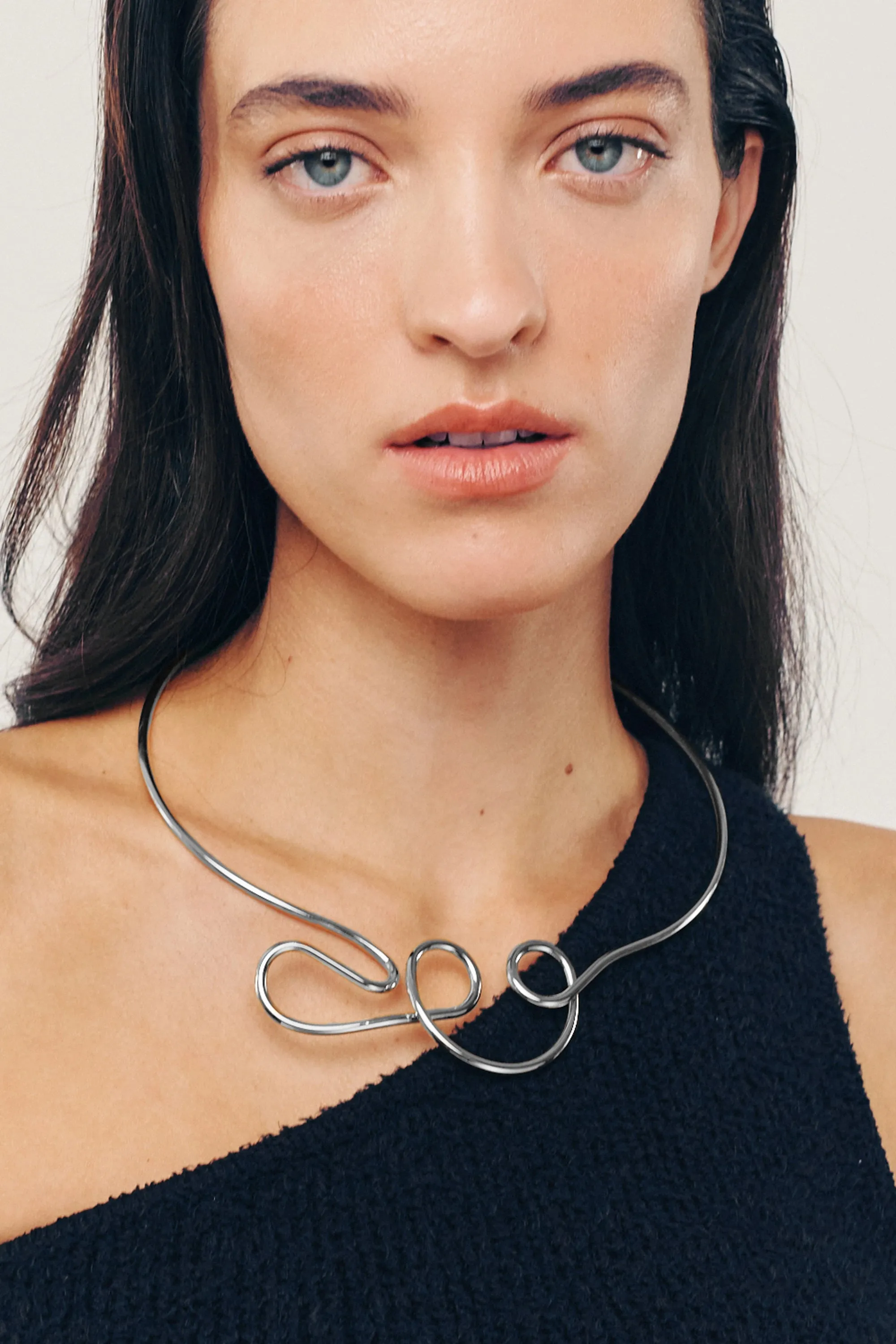 CROWN CHOKER