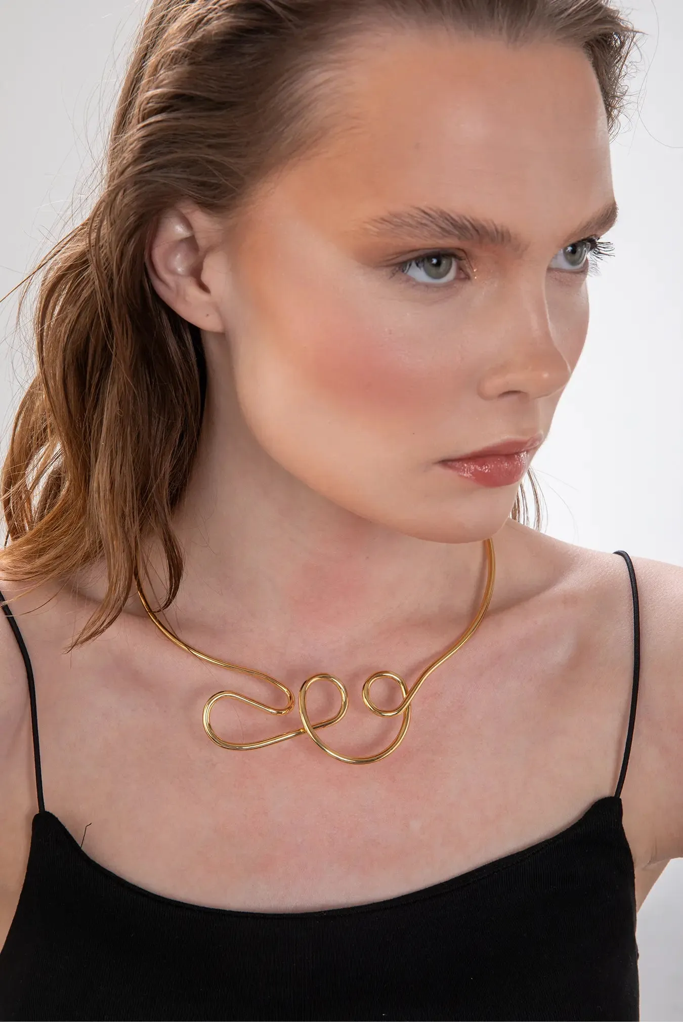CROWN CHOKER